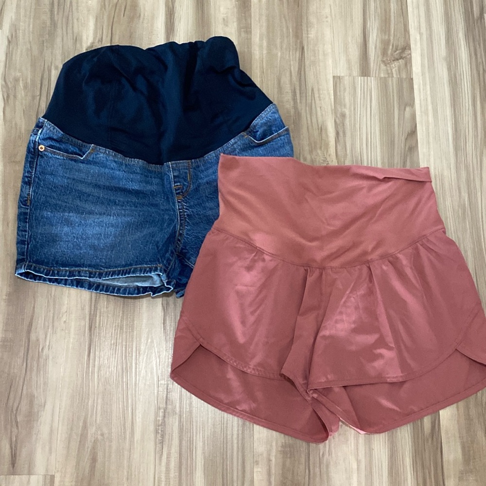 Pair of Women’s Maternity Shorts🤰
